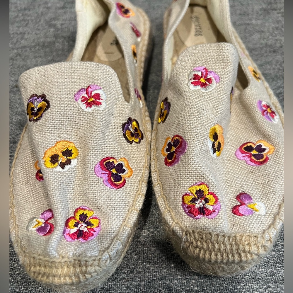 Pansy Soludo flats